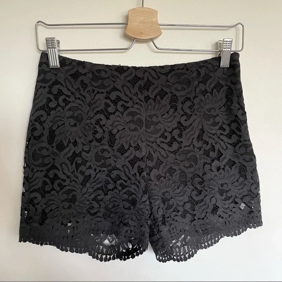 Francesco Scognamiglio Black Scalloped Edge Lace High Rise Shorts Size 40 IT